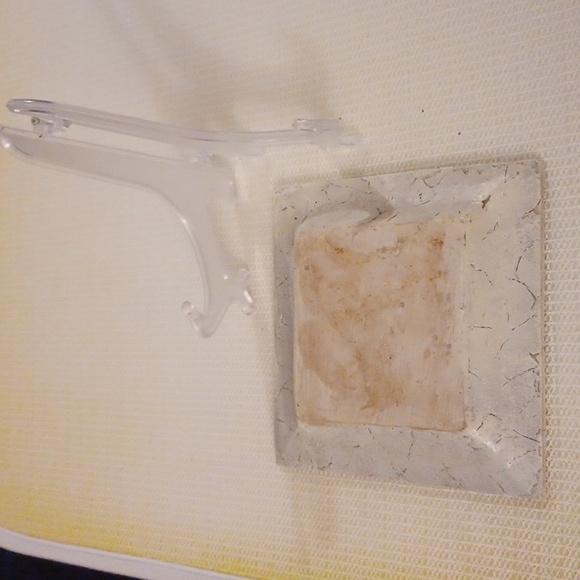 4/$60 Ceramic 3D Rose Square Plate With Stand - Picture 3 of 6